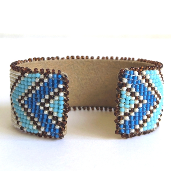 Marc Jacobs Seed Bead Cuff Leather Bracelet 😍 Adjustable fit - Picture 2 of 5